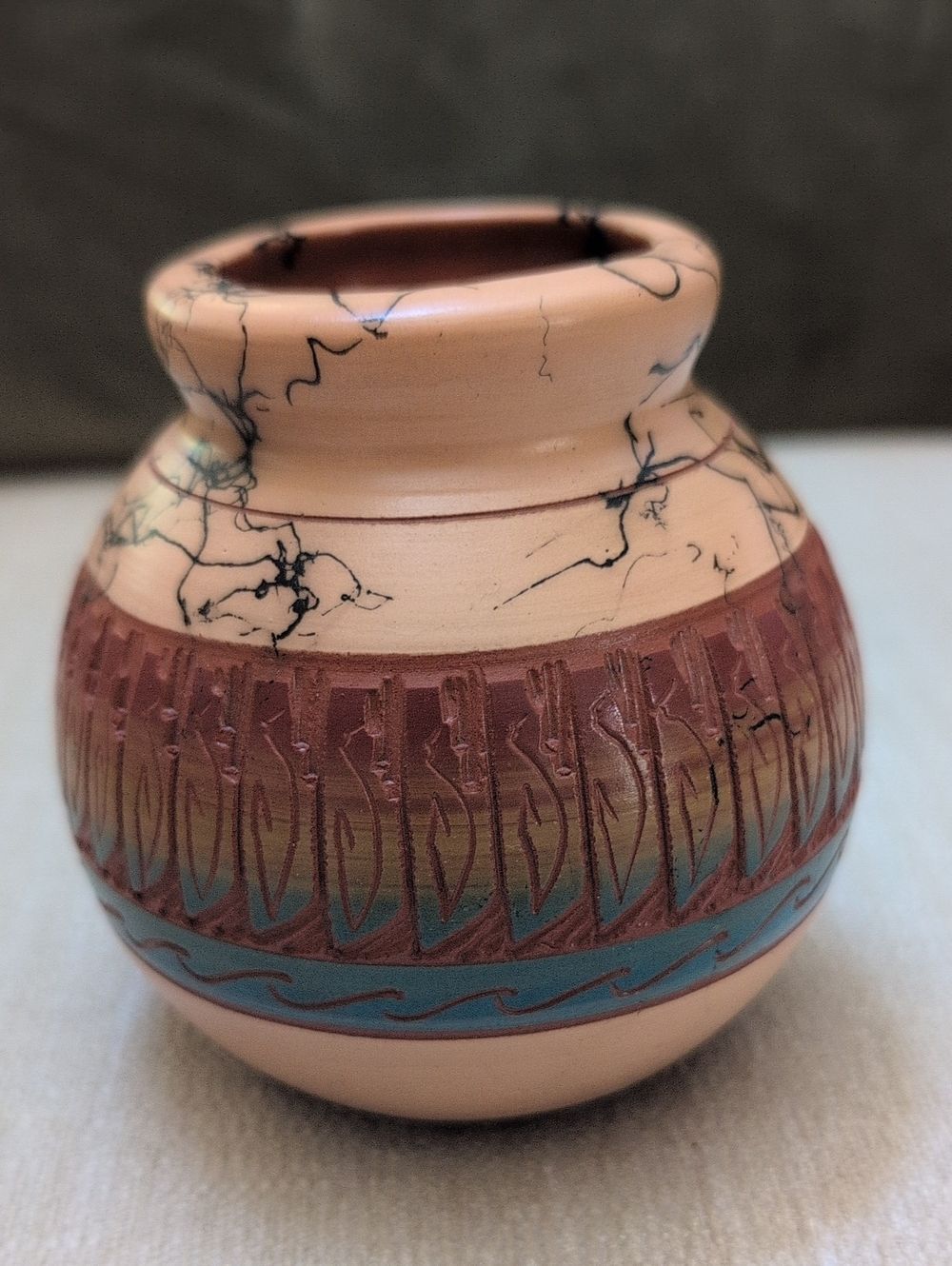 Handcrafted Southwestern Terracotta Horsehair Pottery Vase Jar Navajo Signed - Picture 7 of 7
